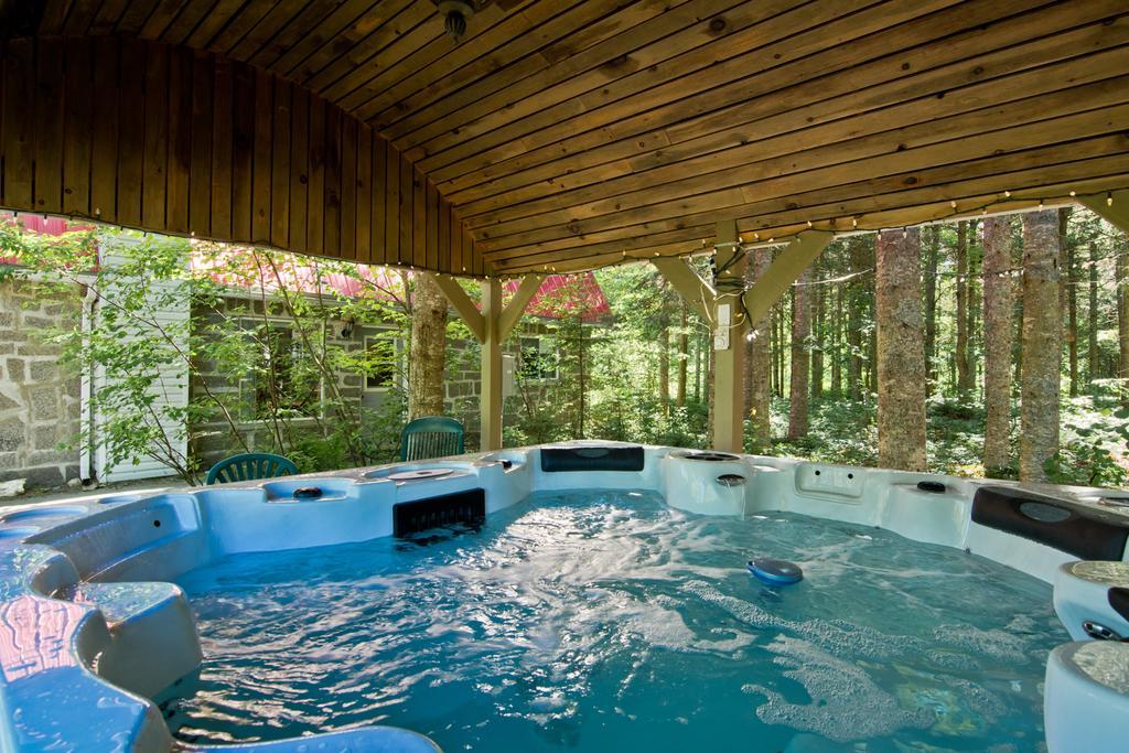 Camping Chalets Spas Pignons Rouges Saint Romain Dış mekan fotoğraf