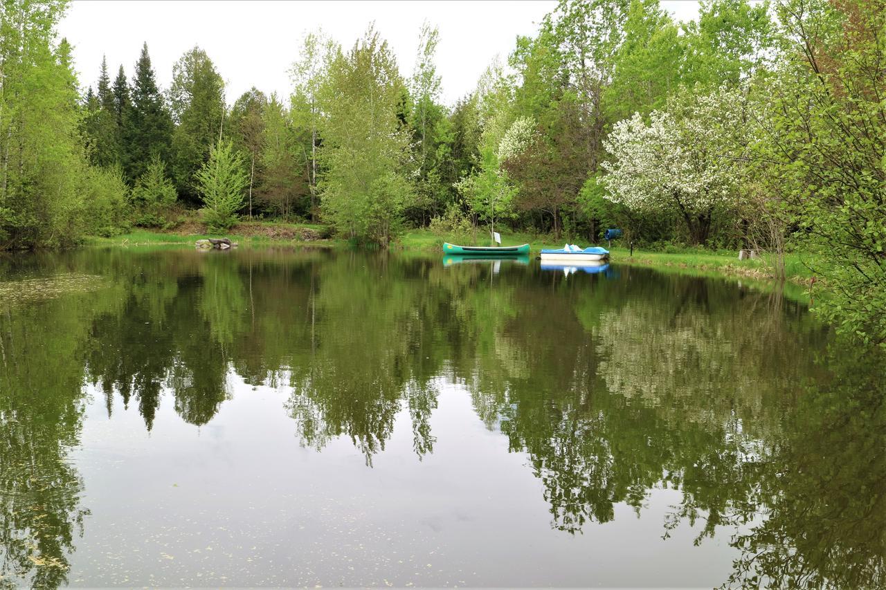 Camping Chalets Spas Pignons Rouges Saint Romain Dış mekan fotoğraf